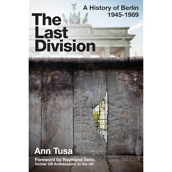 Wall: The Inside Story of Divided Berlin: Wyden,Peter